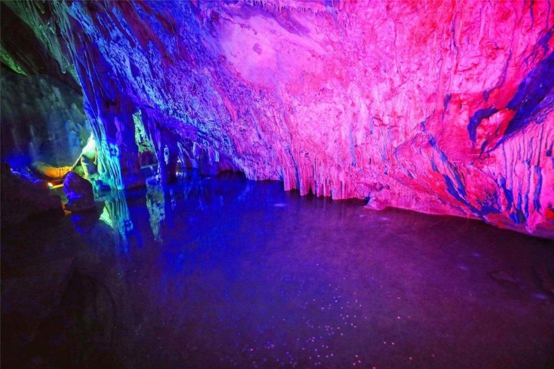 笑脸球的冒险之旅